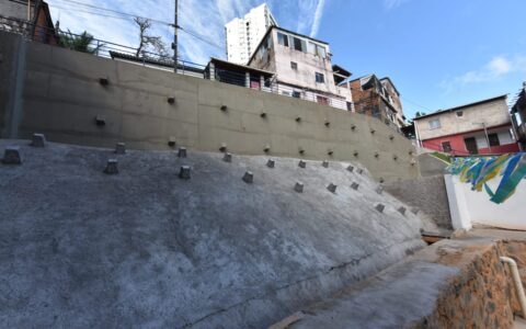 Imagem do post Salvador entrega contenção de encosta em Daniel Lisboa e chega a 589 áreas protegidas