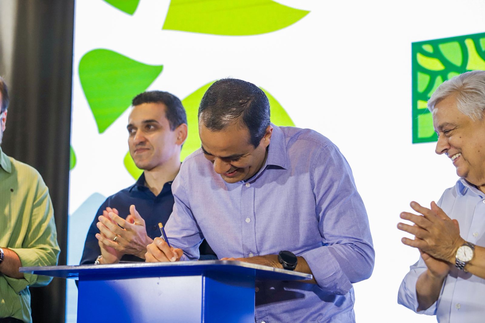 Salvador anuncia segundo viveiro de restinga e lança programas para ampliar áreas verdes