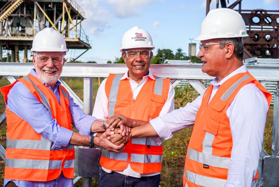 Comitiva liderada por Jerônimo Rodrigues e Rui Costa vistoria canteiro de obras da Ponte Salvador-Itaparica em Maragogipe