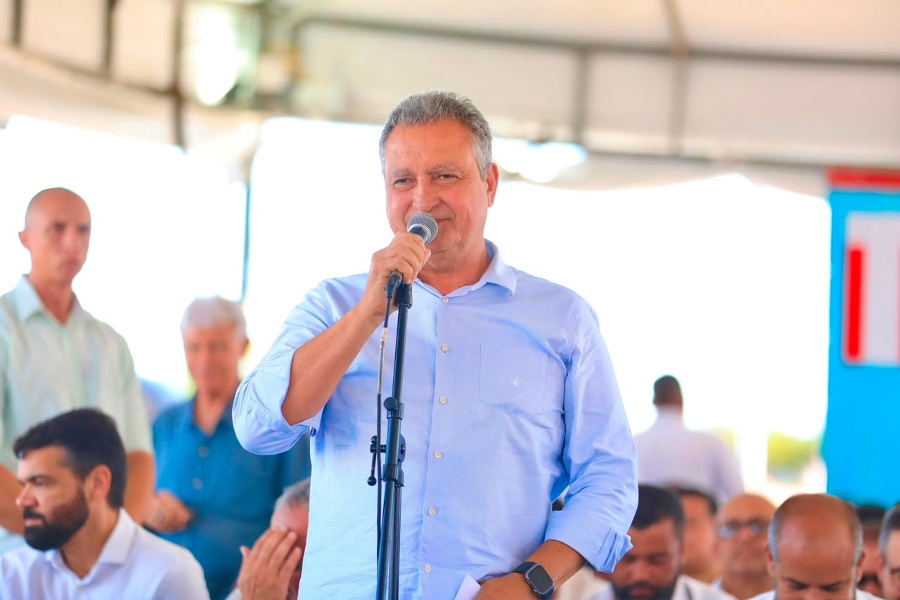Rui Costa defende investimentos em escolas de tempo integral e usa dados de Itatim para criticar gestão de Salvador