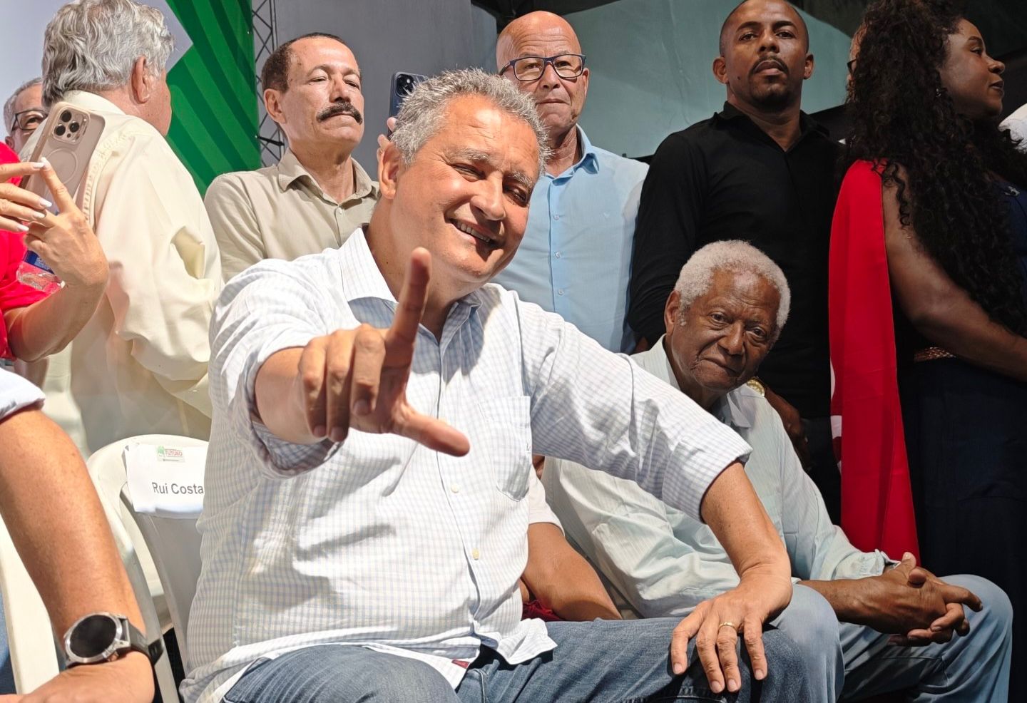 Rui cita obras na Cidade Baixa e manda recado sobre problemas históricos de Salvador