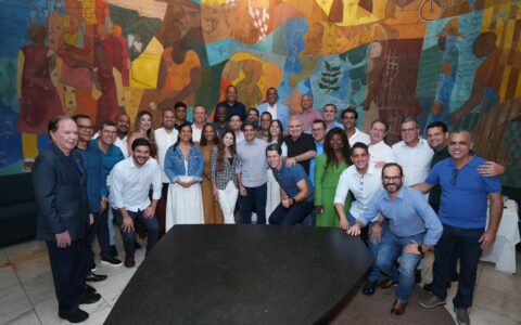 Imagem do post ACM Neto reúne vereadores aliados de Salvador em café da manhã