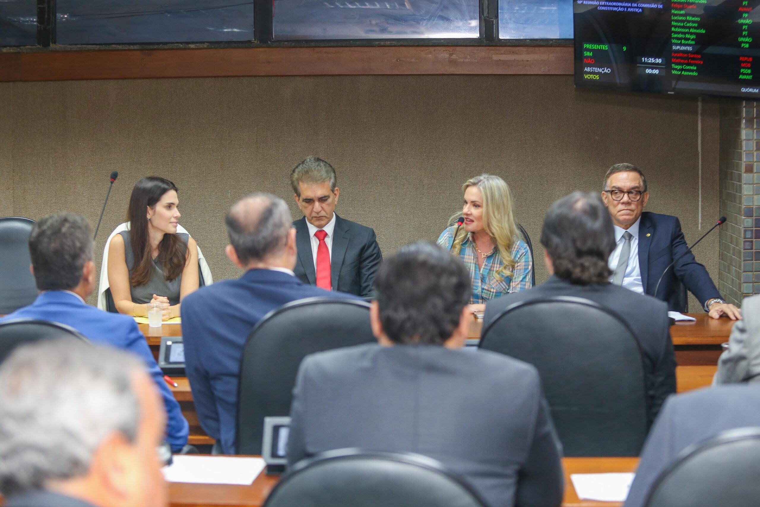 Ivana Bastos defende maior participação feminina com possível indicação de Camila Vasquez para o TCM-BA
