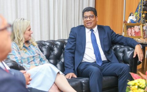 Imagem do post Ivana Bastos e embaixador de Cuba debatem cooperação em turismo, saúde e cultura na Alba