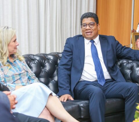 Imagem do post Ivana Bastos e embaixador de Cuba debatem cooperação em turismo, saúde e cultura na Alba