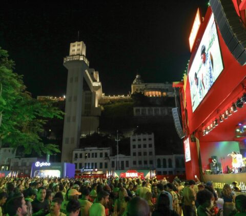 Imagem do post Arena Nº1 retorna à Praça Maria Felipa com Bell Marques e O Kanalha nesta sexta-feira