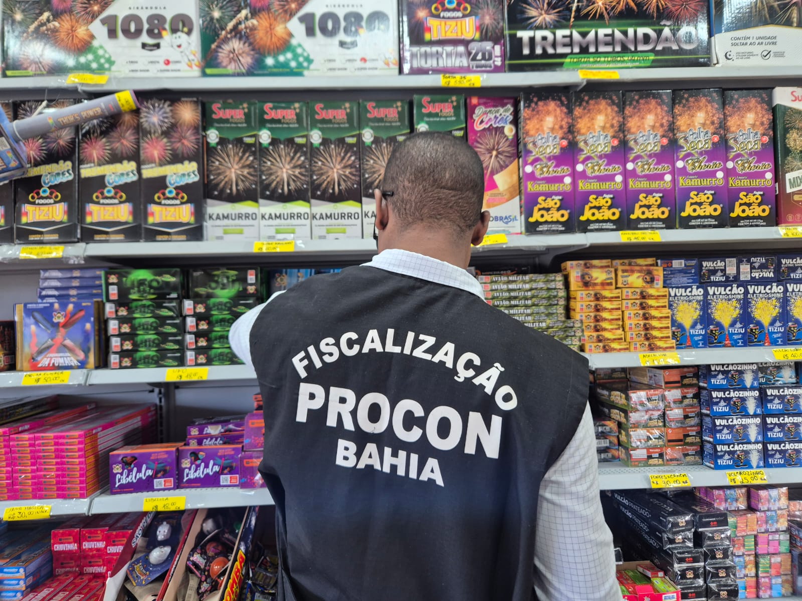 Operação apreende fogos irregulares em Lauro de Freitas e Camaçari