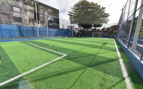 Imagem do post Prefeitura de Salvador atinge a marca de 100 campos de grama sintética inaugurados com nova arena em Cajazeiras XI