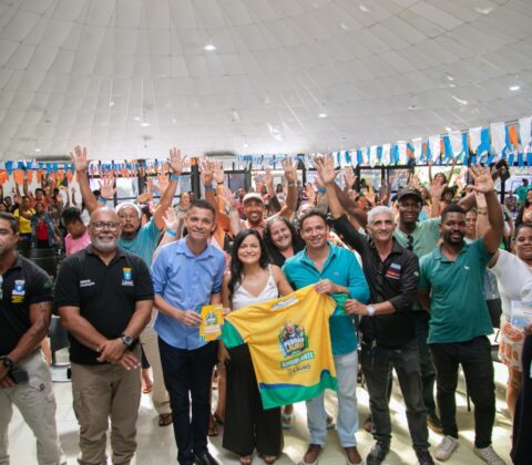 Imagem do post Prefeitura de Lauro de Freitas capacita e credencia 140 ambulantes para o Pedrão 2026