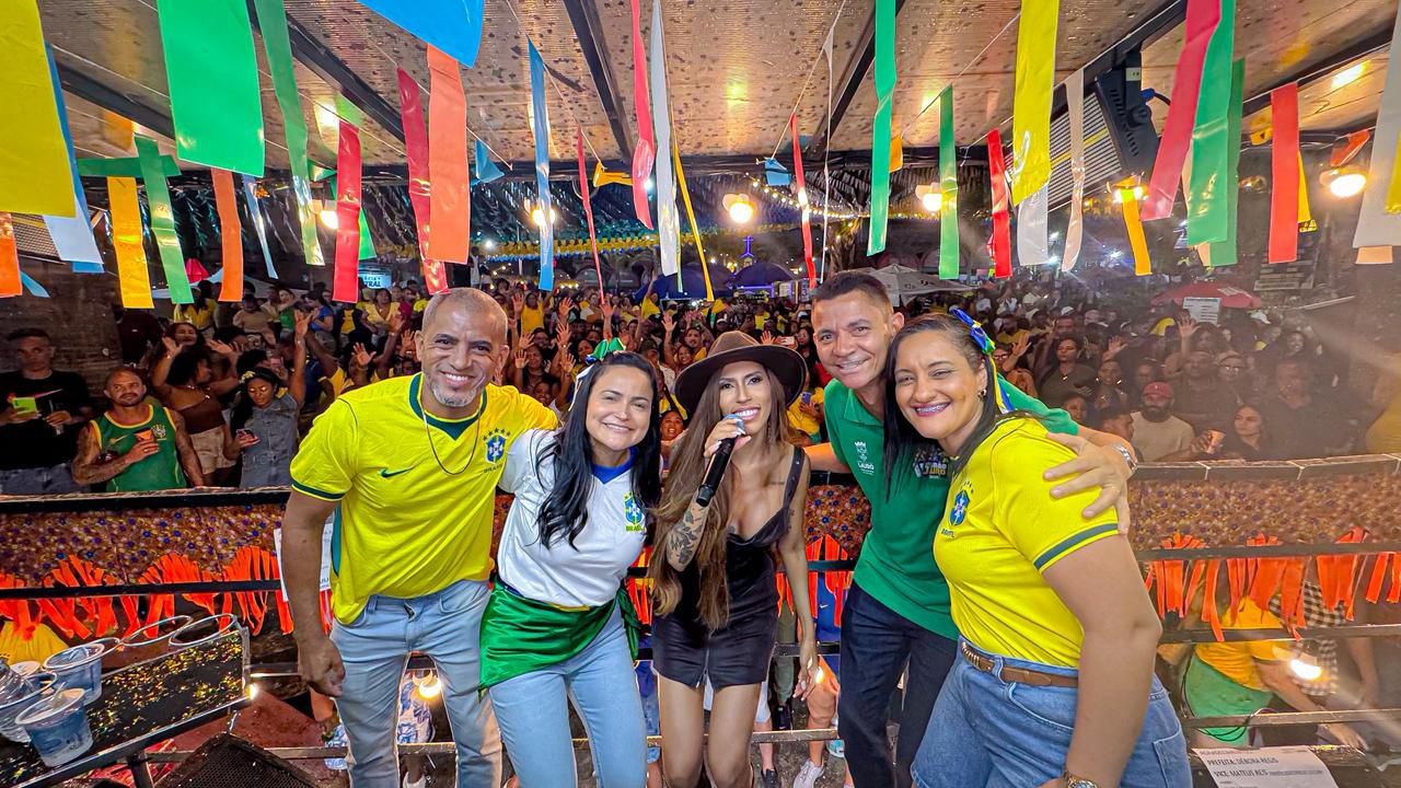 Esquenta Pedrão lota praça em Itinga e mistura São João com vitória do Brasil na Copa