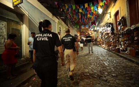 Imagem do post Polícia faz operação no Pelourinho e mira fogos irregulares no São João
