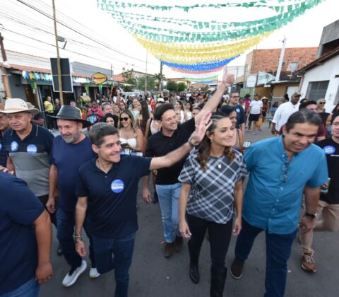 Imagem do post ACM Neto destaca apoio de Ednaldo Ribeiro e faz elogio durante São João de Cruz das Almas