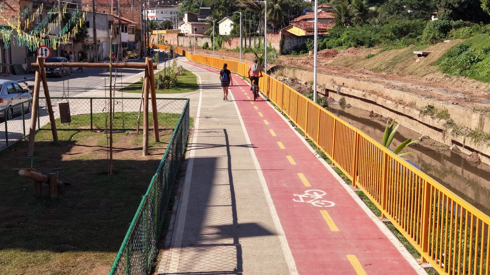 Jerônimo entrega nova etapa do Canal Mangabeira e leva fim dos alagamentos ao Bairro da Paz e Itapuã