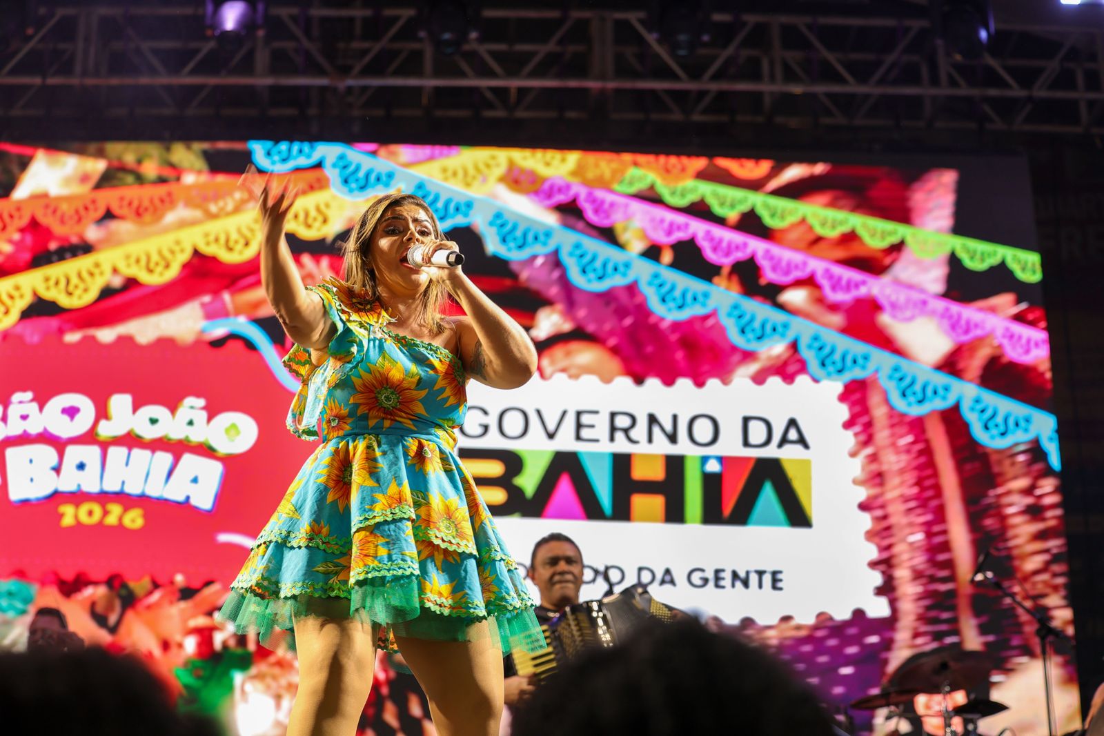 Pelourinho lota no São João com shows de Falamansa, Mastruz e Canários do Reino