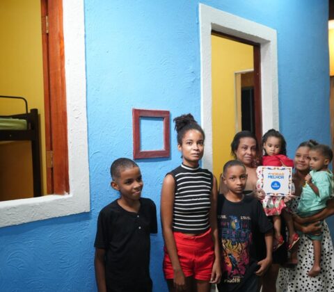Imagem do post Prefeitura entrega mais 200 casas reformadas em Salvador