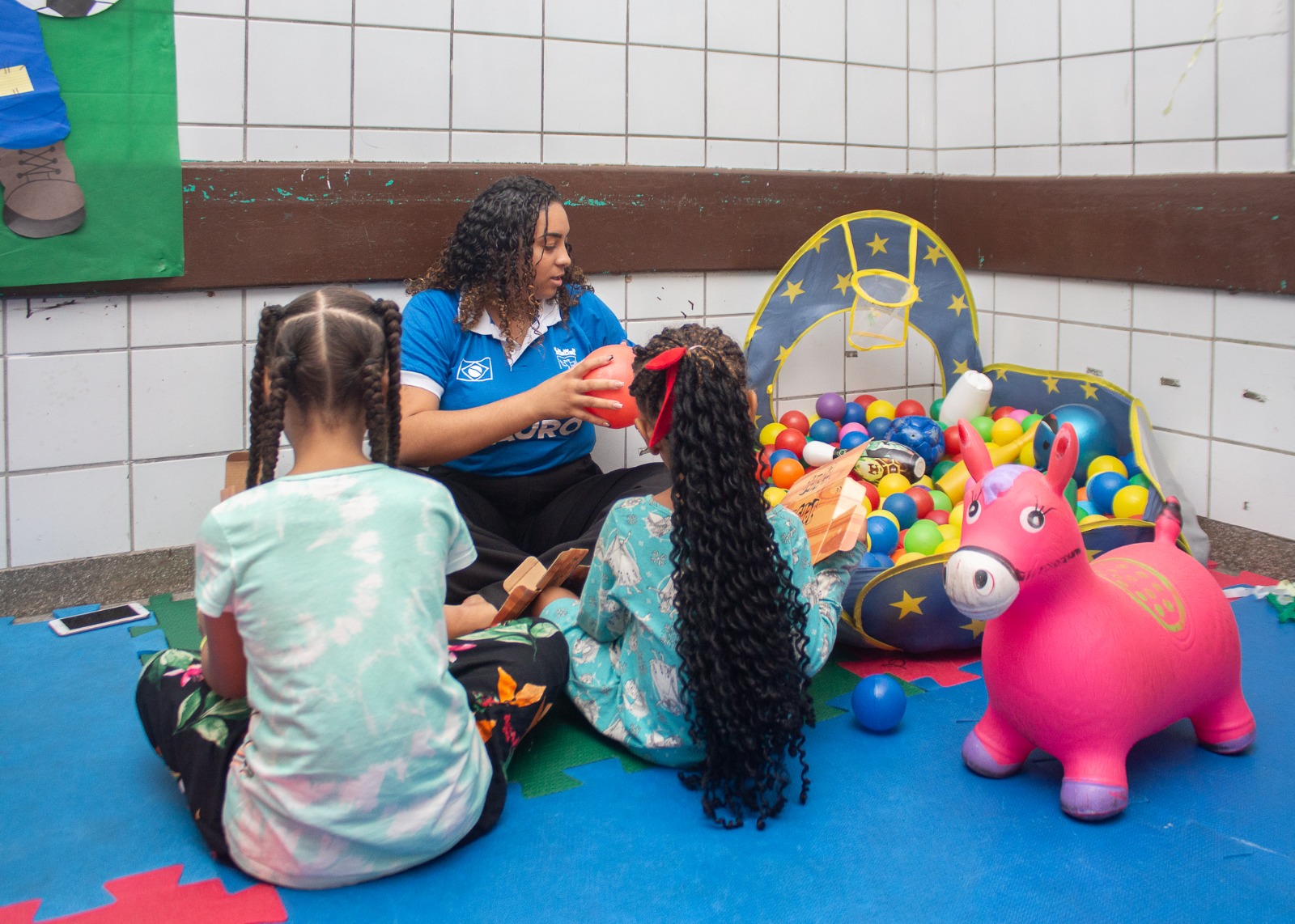 Espaço Kids no Pedrão de Lauro garante tranquilidade para ambulantes e catadores