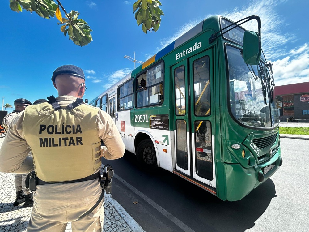 Roubos a ônibus despencam 77% na Bahia em junho
