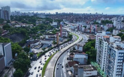 Imagem do post Interdição na Avenida Juracy Magalhães Júnior altera trânsito e transporte para obras de passarela na Lucaia