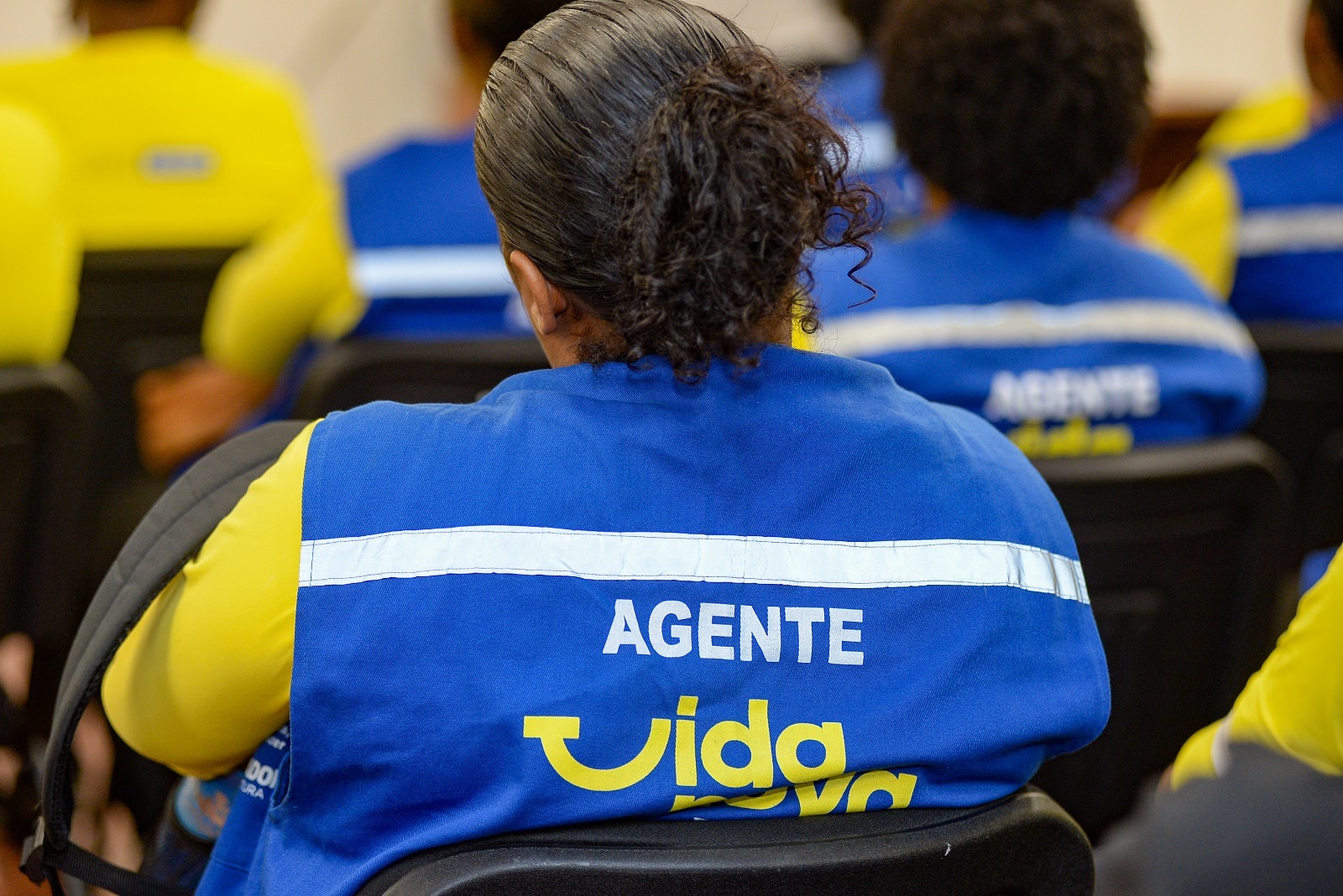 Prefeitura de Salvador entrega 300 celulares para agilizar atendimento do programa Vida Nova