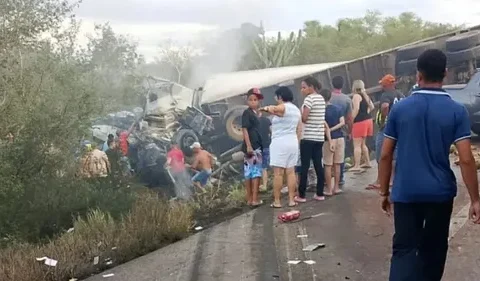 Imagem do post Tragédia na BR-116 deixa 16 mortos na Bahia e leva governo a decretar luto de três dias