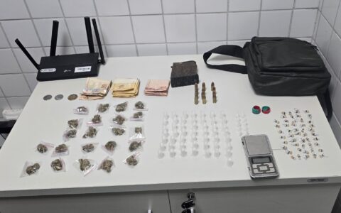 Imagem do post PM prende dois criminosos do BDM por tráfico de drogas no Alto das Pombas