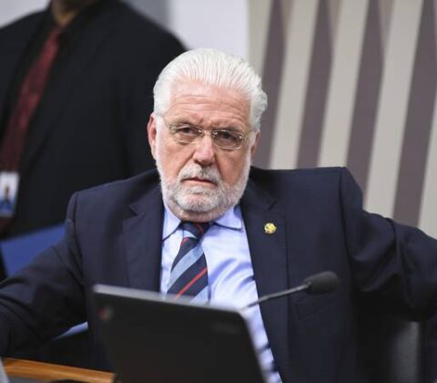 Imagem do post Favorita à vaga? Jaques Wagner mantém suspense sobre suplência e promete revelar ‘último capítulo’