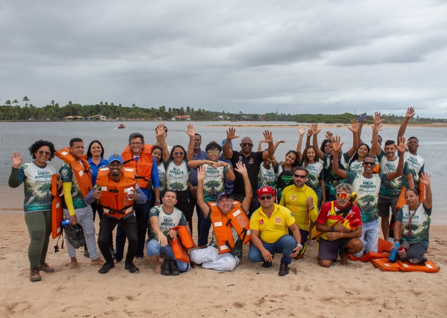 Expedição pedagógica pelo Rio Joanes mobiliza estudantes de Lauro de Freitas em ação de educação ambiental