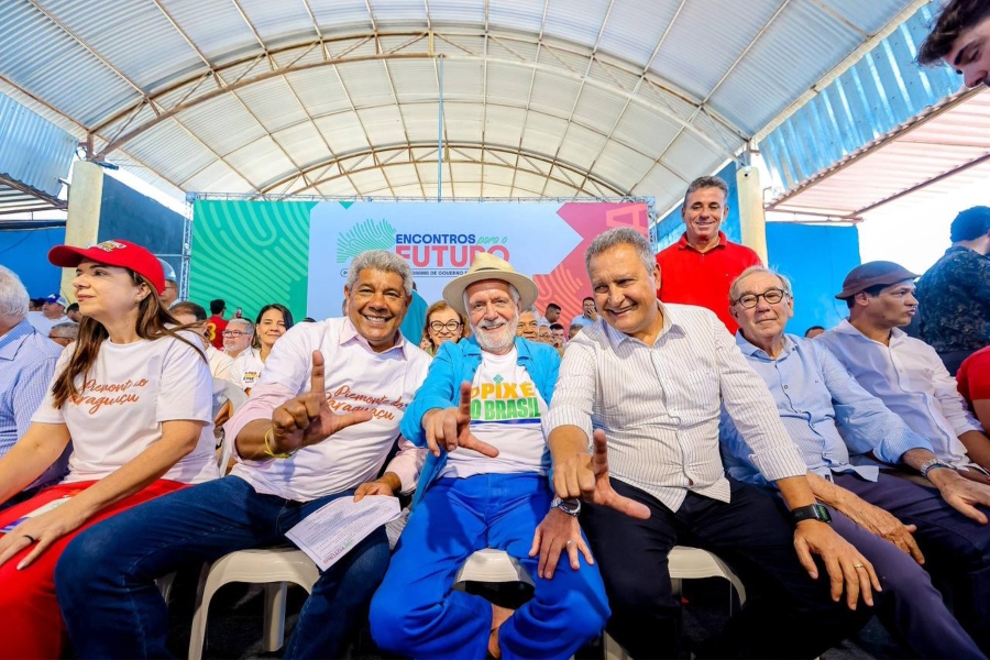 “O Pix foi feito para melhorar a vida do povo”, afirma Jaques Wagner ao criticar Flávio Bolsonaro