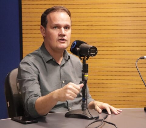 Imagem do post Júlio Pinheiro dispara contra imagem de bom gestor vendida por ACM Neto: “Saco vazio”