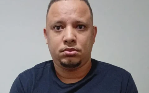 Imagem do post “Rei do desbloqueio de iPhones” é preso durante operação policial em área do CV