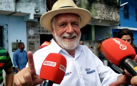 Imagem do post Alvo da PF, Jaques Wagner minimiza caso Master: “Estou tranquilo”