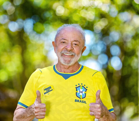 Imagem do post Filhos de Bolsonaro culpam PT por nova eliminação do Brasil na Copa