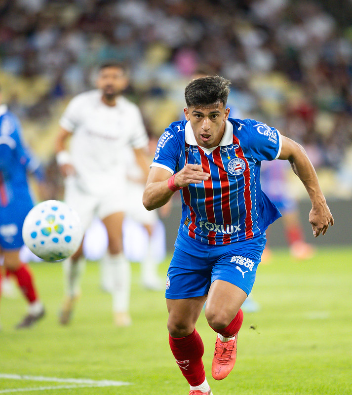 Em amistoso fraco e marcado por polêmicas da arbitragem, Bahia perde para o Fluminense