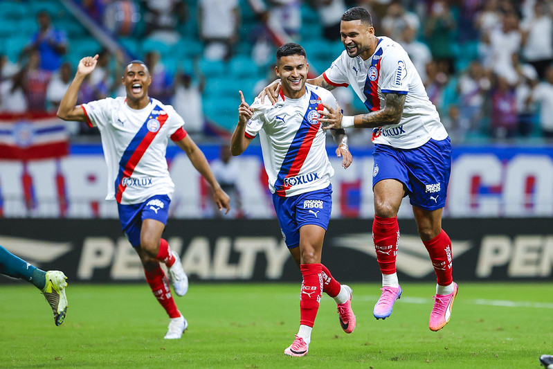 Bahia vence a Chapecoense, cola no G-4 e retoma o Brasileirão com autoridade