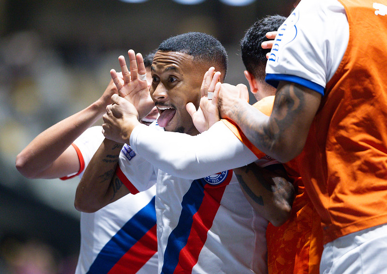 Bahia reage, busca empate com o Atlético-MG e fecha o turno no G-6 do Brasileirão