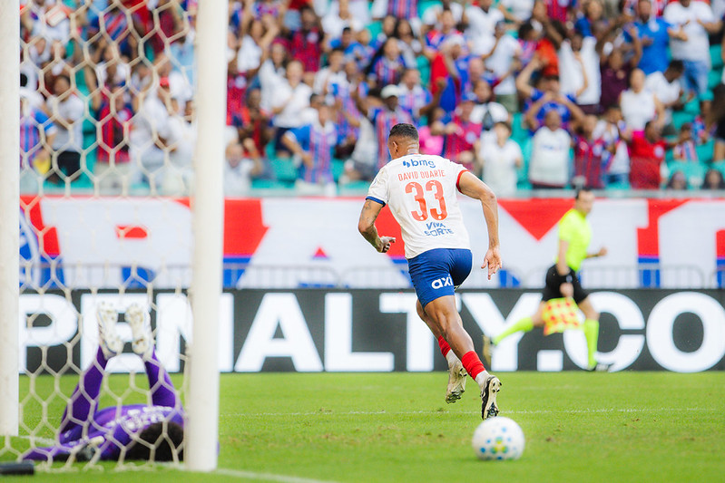 Bahia empata com Corinthians em duelo brigado na Arena Fonte Nova