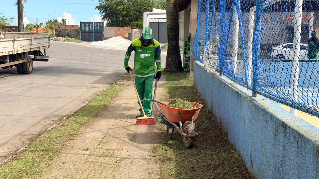 “Mais qualidade de vida”: Limpurb reforça limpeza em residencial de Salvador