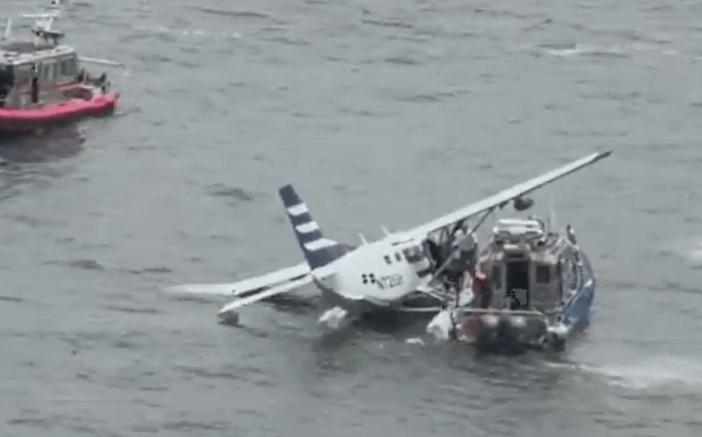 Hidroavião cai em rio de Nova York com 10 pessoas a bordo