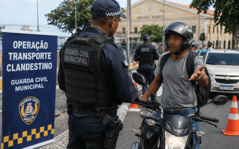 Imagem do post Motociclista fura blitz, agride guarda municipal e acaba detido em Salvador