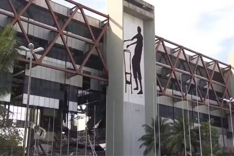 Após mais de 10 anos fechado, antigo Centro de Convenções é leiloado por R$ 138,4 milhões