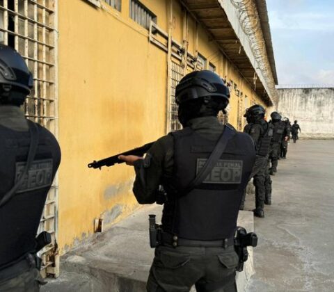 Imagem do post Justiça condena 10 policiais penais por facilitarem entrada de drogas e celulares em presídio