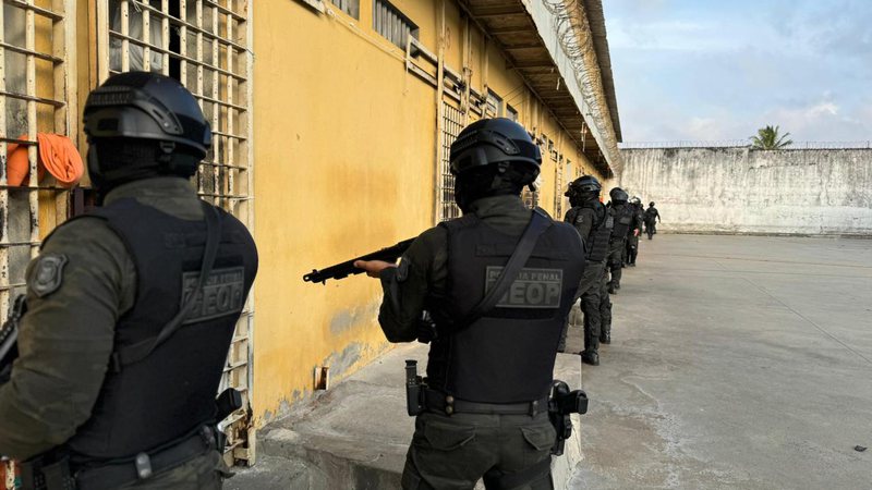 Justiça condena 10 policiais penais por facilitarem entrada de drogas e celulares em presídio