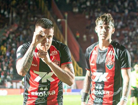 Imagem do post Kayzer decide, Vitória vence o Vasco no Barradão e sobe na tabela do Brasileirão