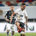 Erro de Lucas Arcanjo pesa, Vitória perde para o Remo e amplia jejum fora de casa