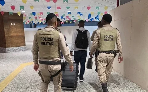 Imagem do post Foragido da Justiça é capturado pela PM na Rodoviária de Salvador durante abordagem