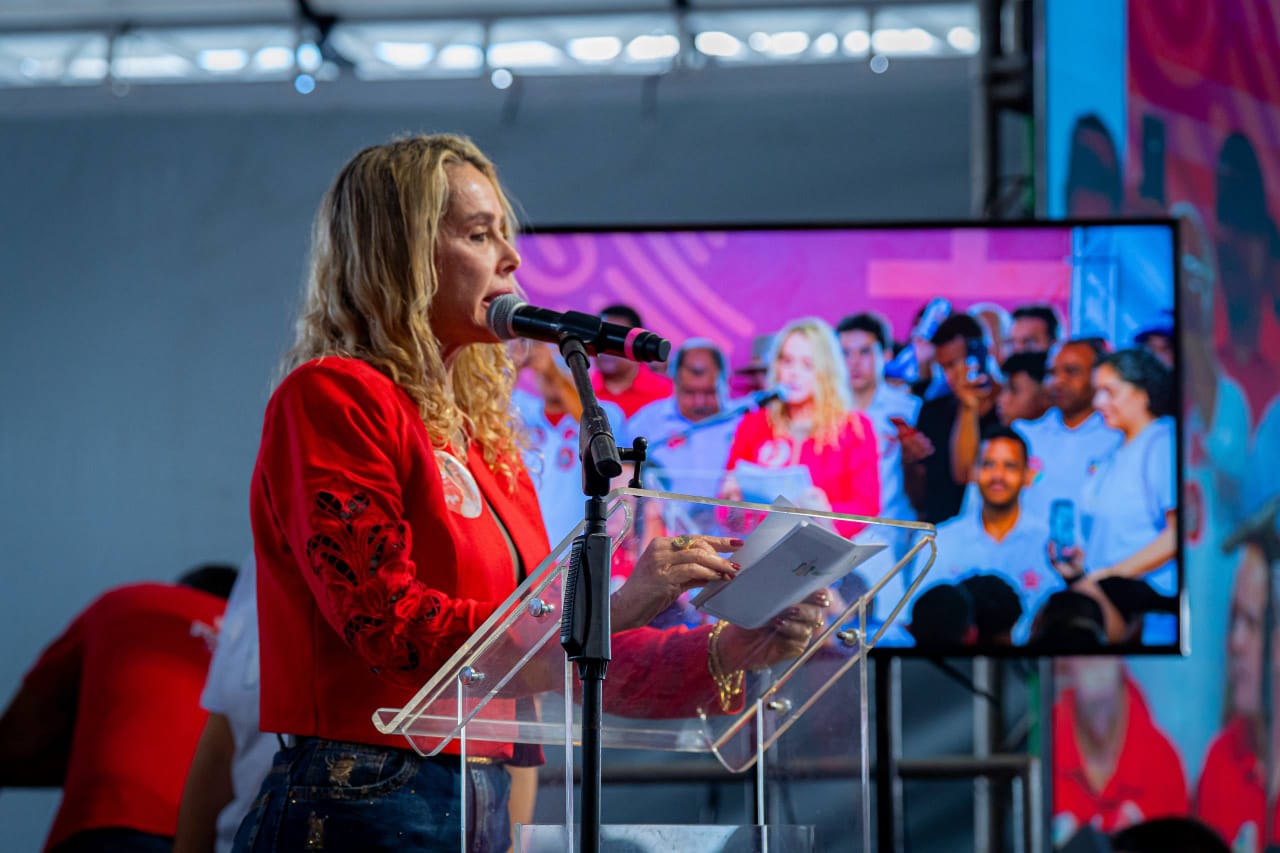 Prefeita exalta Jerônimo: “Compromisso e amor pelo povo”