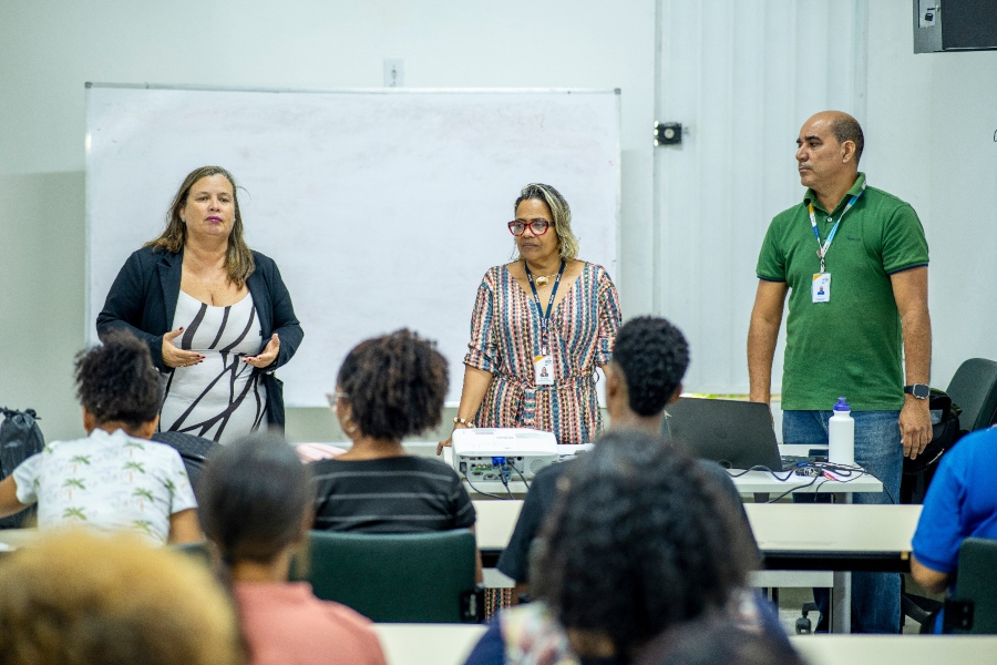 Projeto Qualifica Mulher inicia curso de Logística Reversa em Camaçari