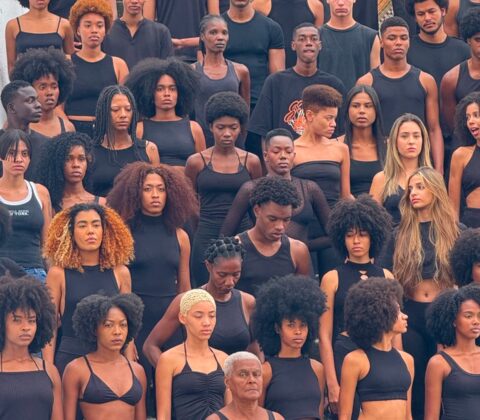 Imagem do post Fashion Pelô reúne estilistas, modelos e artistas em celebração da moda afro no Pelourinho