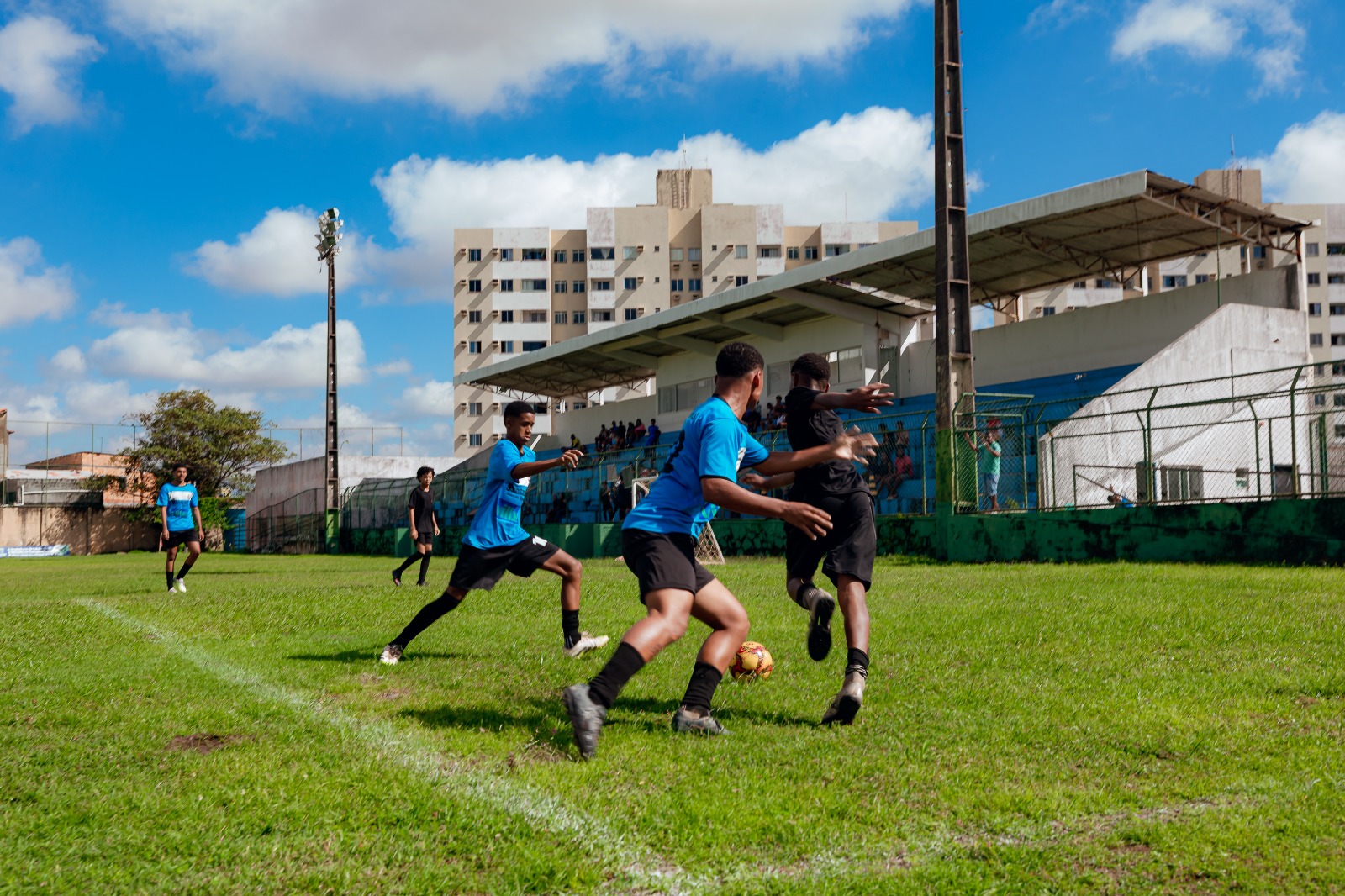 Com apoio da prefeitura, Grêmio realiza seletiva para jovens atletas em Lauro de Freitas