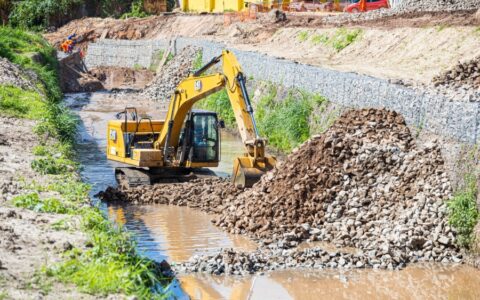 Imagem do post Camaçari: obras de macrodrenagem avançam em três rios do município